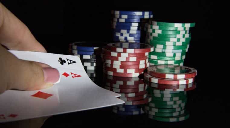 איך לשחק פוקר באינטרנט?